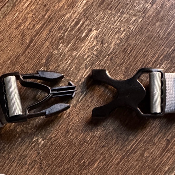 Patagonia Ultralight , Black Hole Mini Hip Bag, NWT! - Picture 4 of 8